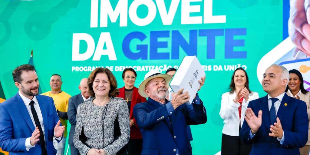 Quase 2 mil imóveis da União viram moradia e serviços públicos no Brasil