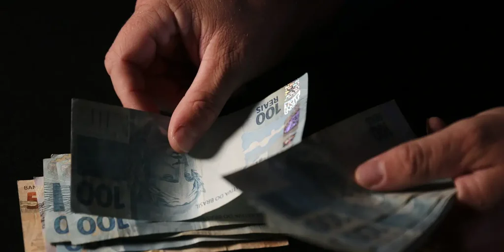 R$ 10,3 bi esquecidos em bancos aguardam saque; veja como resgatar