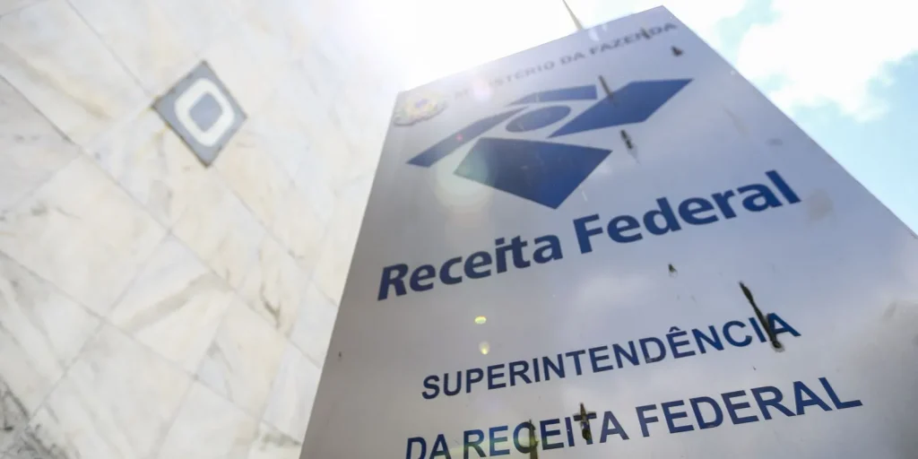 R$ 16 bi em restituições: veja se você recebe até 30 de junho