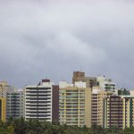 Semana começa com céu nublado e chuvas fracas no sertão sergipano