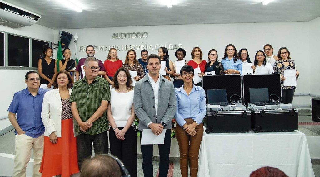 Sergipe entrega 20 kits tecnológicos para escolas estaduais e municipais