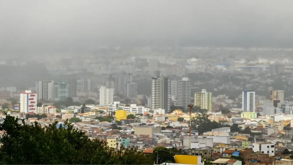Sertão sob frio: domingo pode ter 10°C em Vitória da Conquista