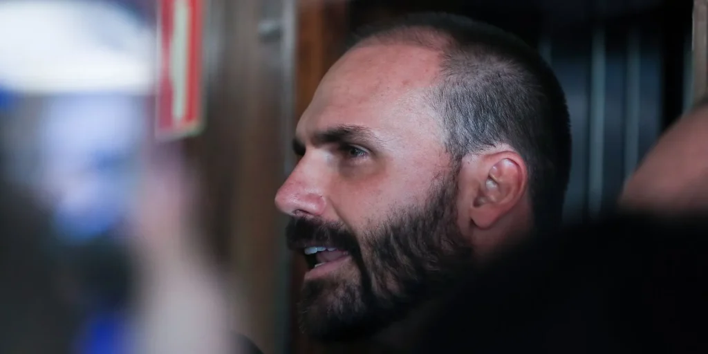 STF condena Eduardo Bolsonaro por unanimidade no caso do tarifaço
