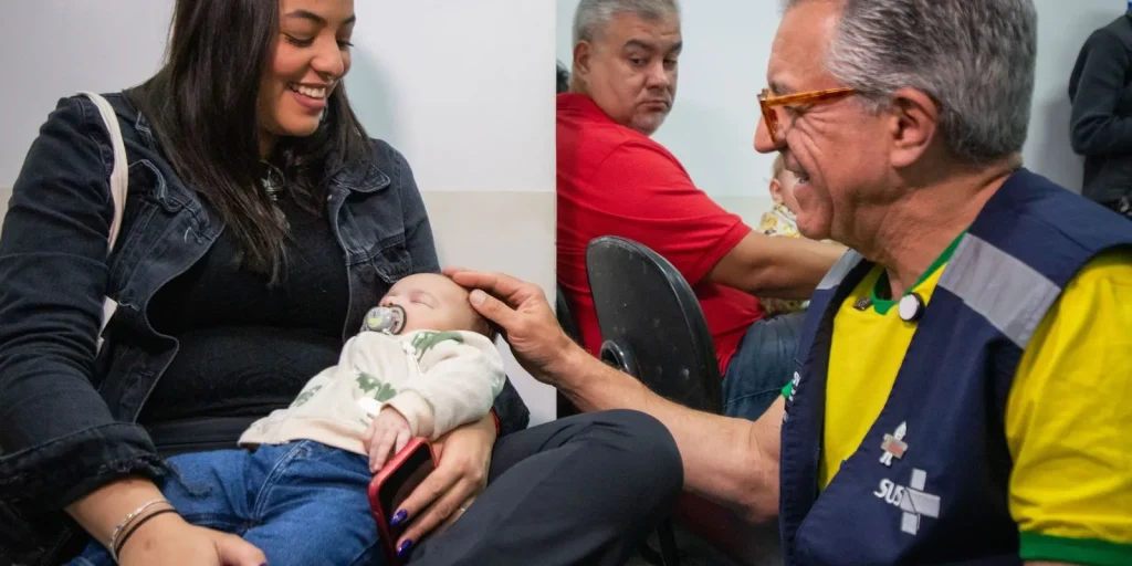 SUS vacina crianças do sertão contra pneumonia com novo imunizante