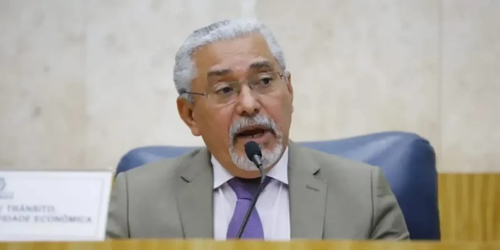 Vereador Senival Moura solicita afastamento do PT após prisão em SP