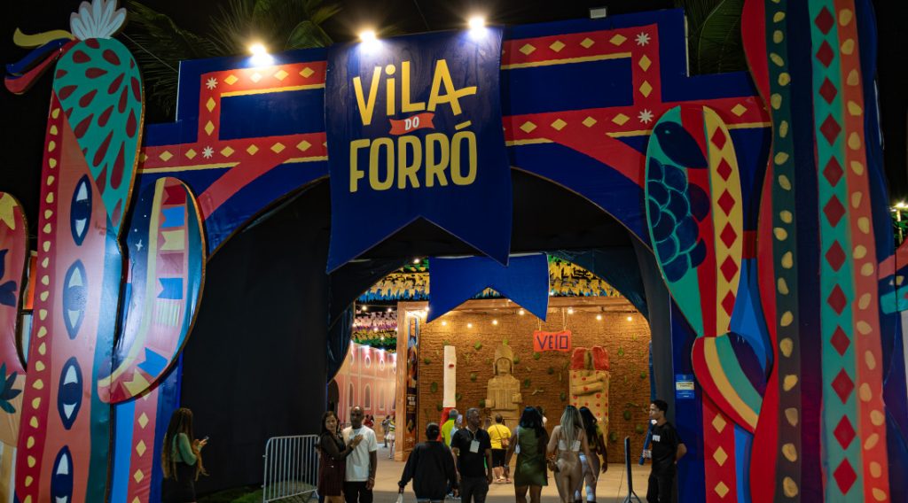Vila do Forró agita esta segunda com shows, quadrilha e teatro