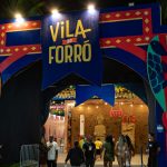 Vila do Forró agita esta segunda com shows, quadrilha e teatro