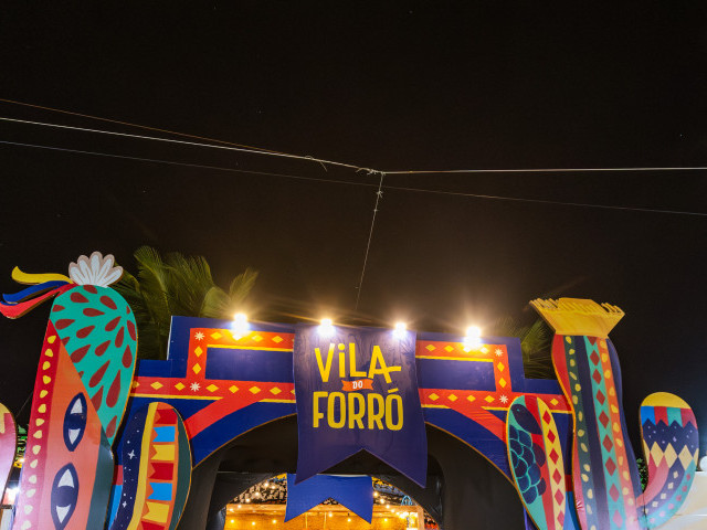 Vila do Forró reúne mais de 400 atrações e agita a Orla de Atalaia