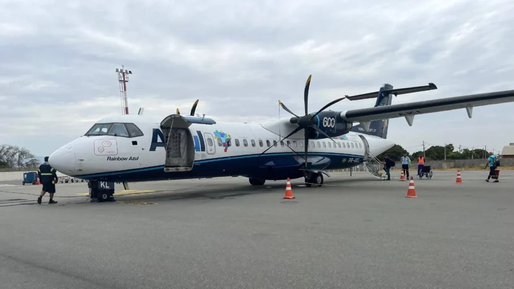 Azul planeja contratar 446 pilotos até o final de 2026