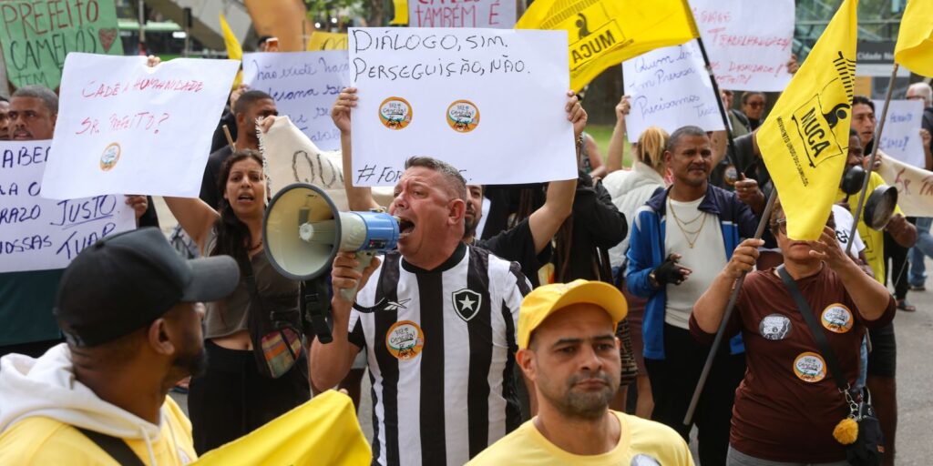 Camelôs realizam protesto contra medidas da prefeitura no Rio de Janeiro