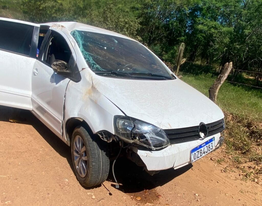 Capotamento na zona rural de Nossa Senhora da Glória deixa motorista ileso