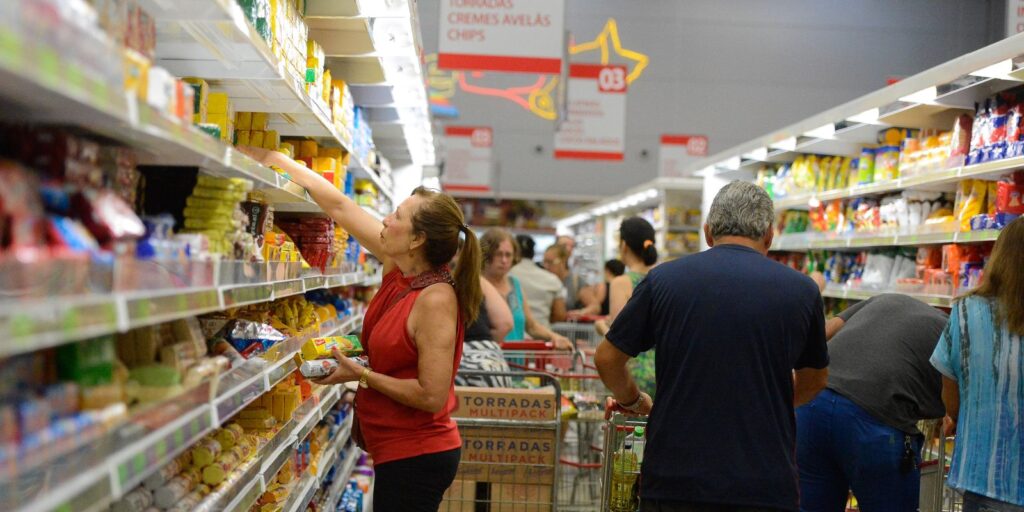 Cesta básica tem alta em 17 capitais brasileiras em junho de 2026