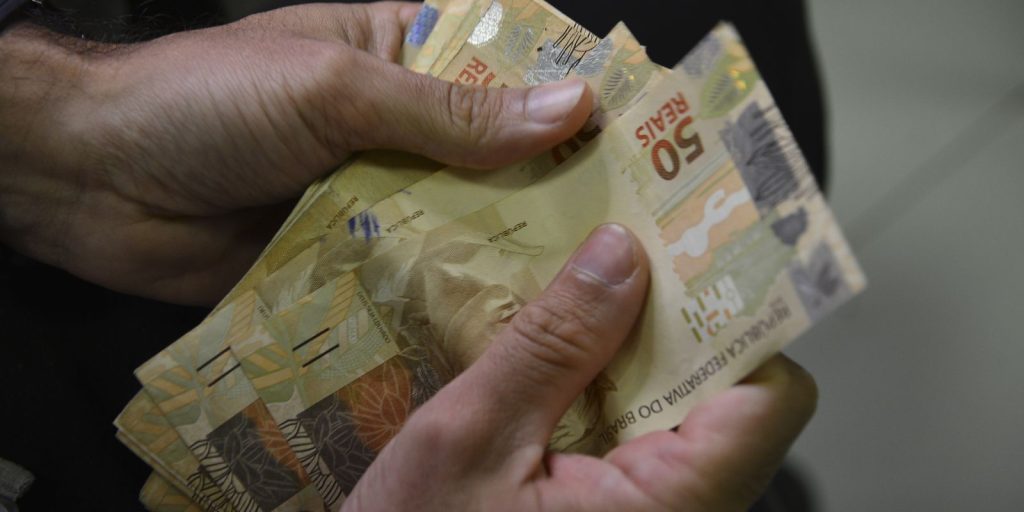 CMN regulamenta Fies Empreendedor e Desenrola Adimplentes para acesso ao crédito