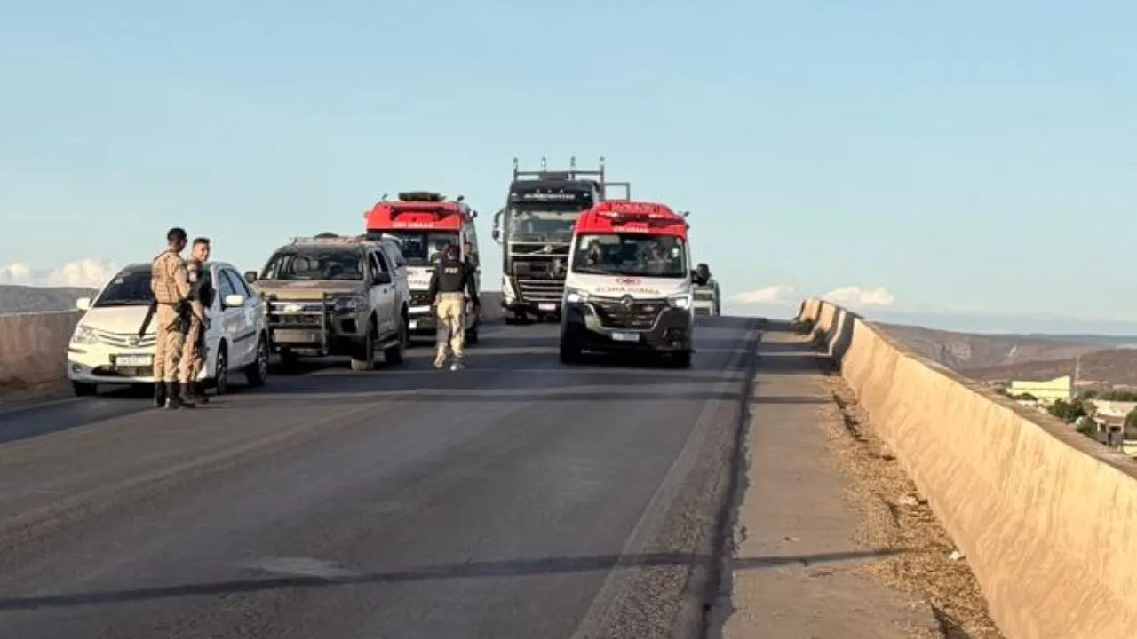 Colisão na ponte da BR-242 mata motociclista em Ibotirama
