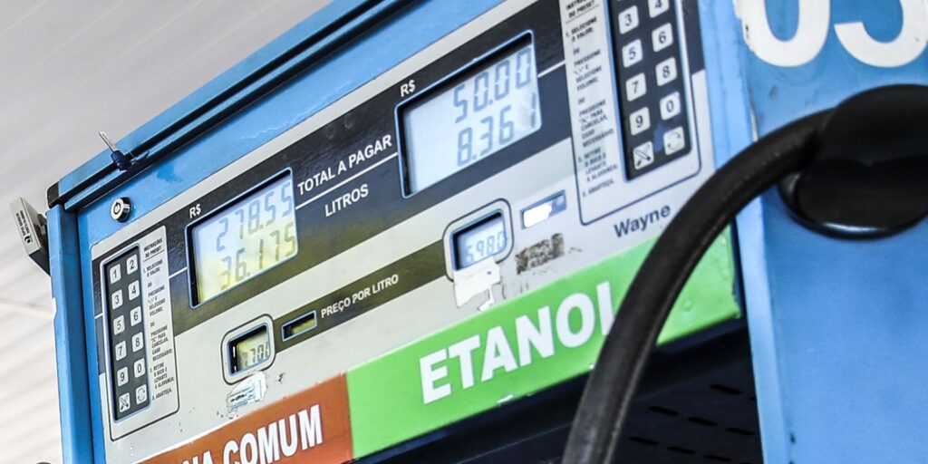 Conselho aumenta teor de etanol na gasolina para 32% por 180 dias