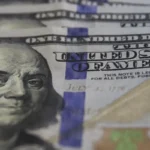 Dólar recua e Bolsa dispara com alta do petróleo e fluxo estrangeiro
