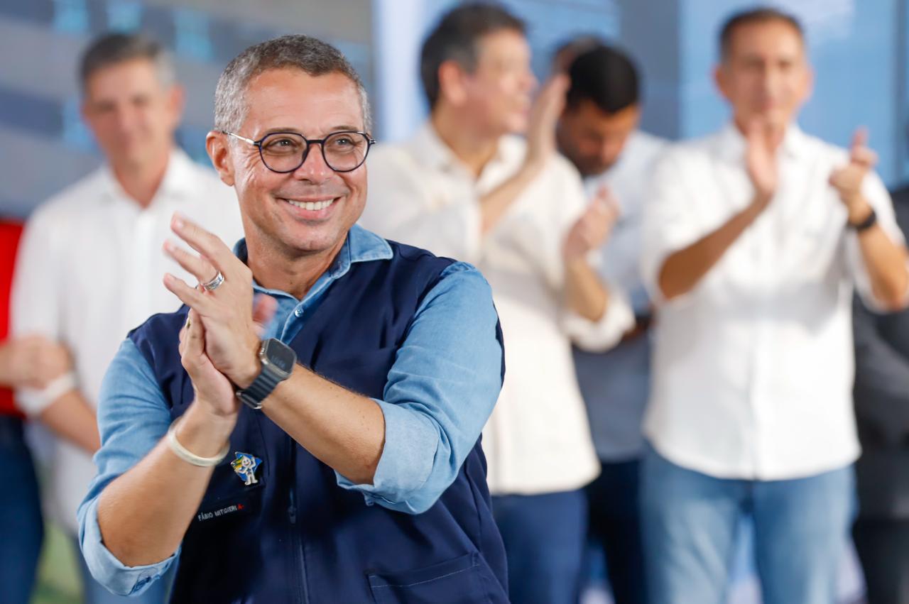Governador Fábio Mitidieri durante evento de balanço da gestão em Sergipe