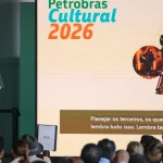 Gasolina deve seguir tendência de queda, afirma presidente da Petrobras