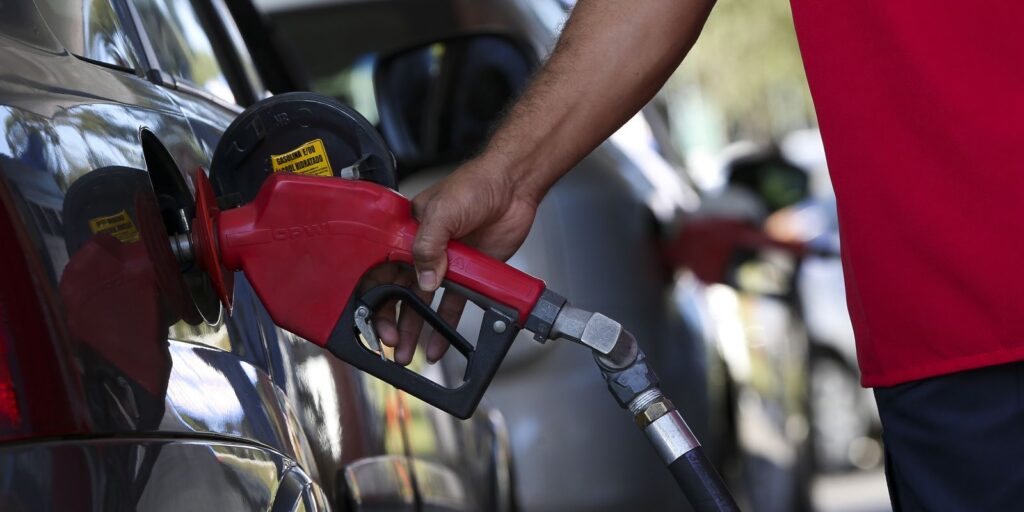 Governo adia reunião sobre aumento do etanol na gasolina para 32%
