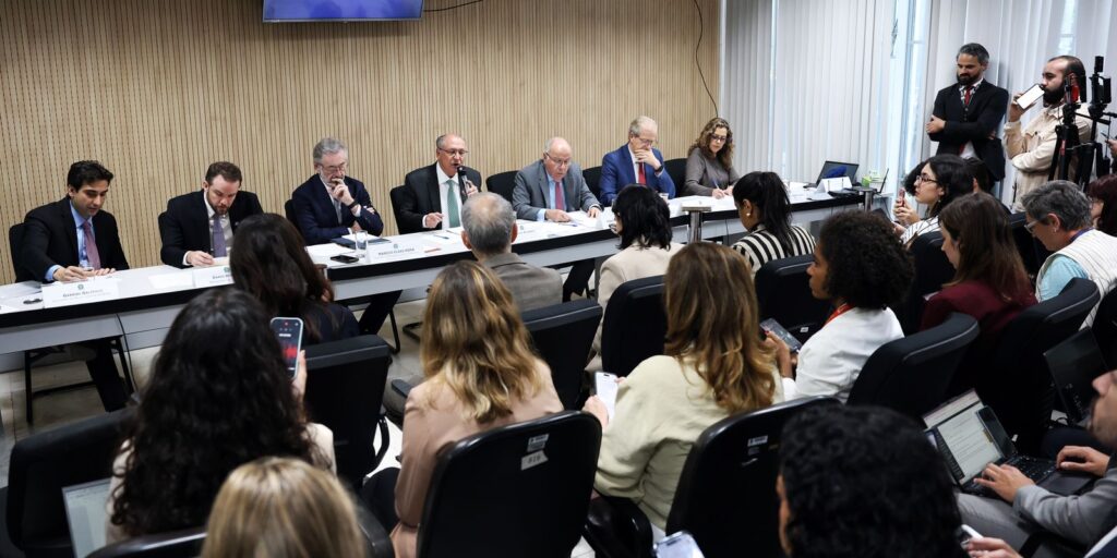 Governo anuncia novo plano de apoio aos setores afetados por tarifas dos EUA