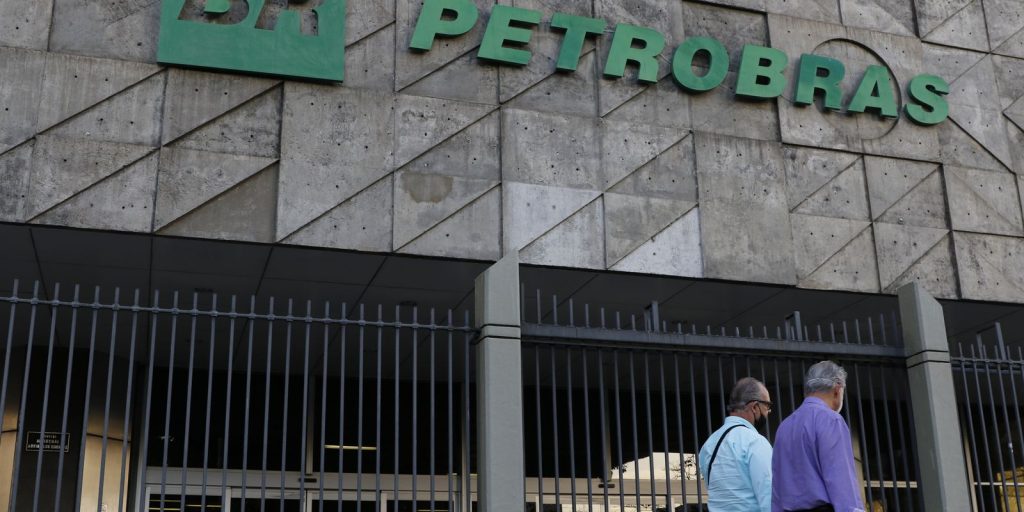 Petrobras reduz preço do querosene de aviação em 14,5% nesta quarta-feira