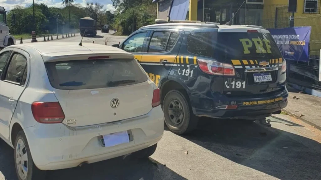 PRF recupera Gol roubado há 12 anos com chassi adulterado no ES