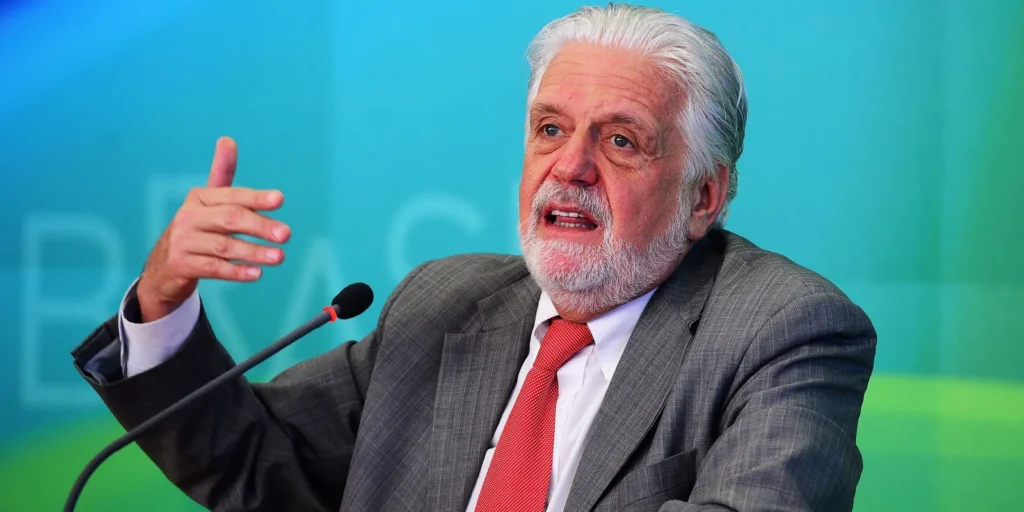 Senador Jaques Wagner é convocado para depor sobre investigação do Banco Master