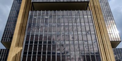 Copom reduz Selic a 14% e alerta para riscos à inflação