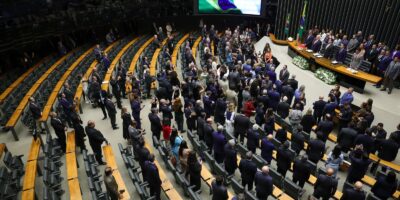 Deputados votam MP que zera imposto de importação para compras até US