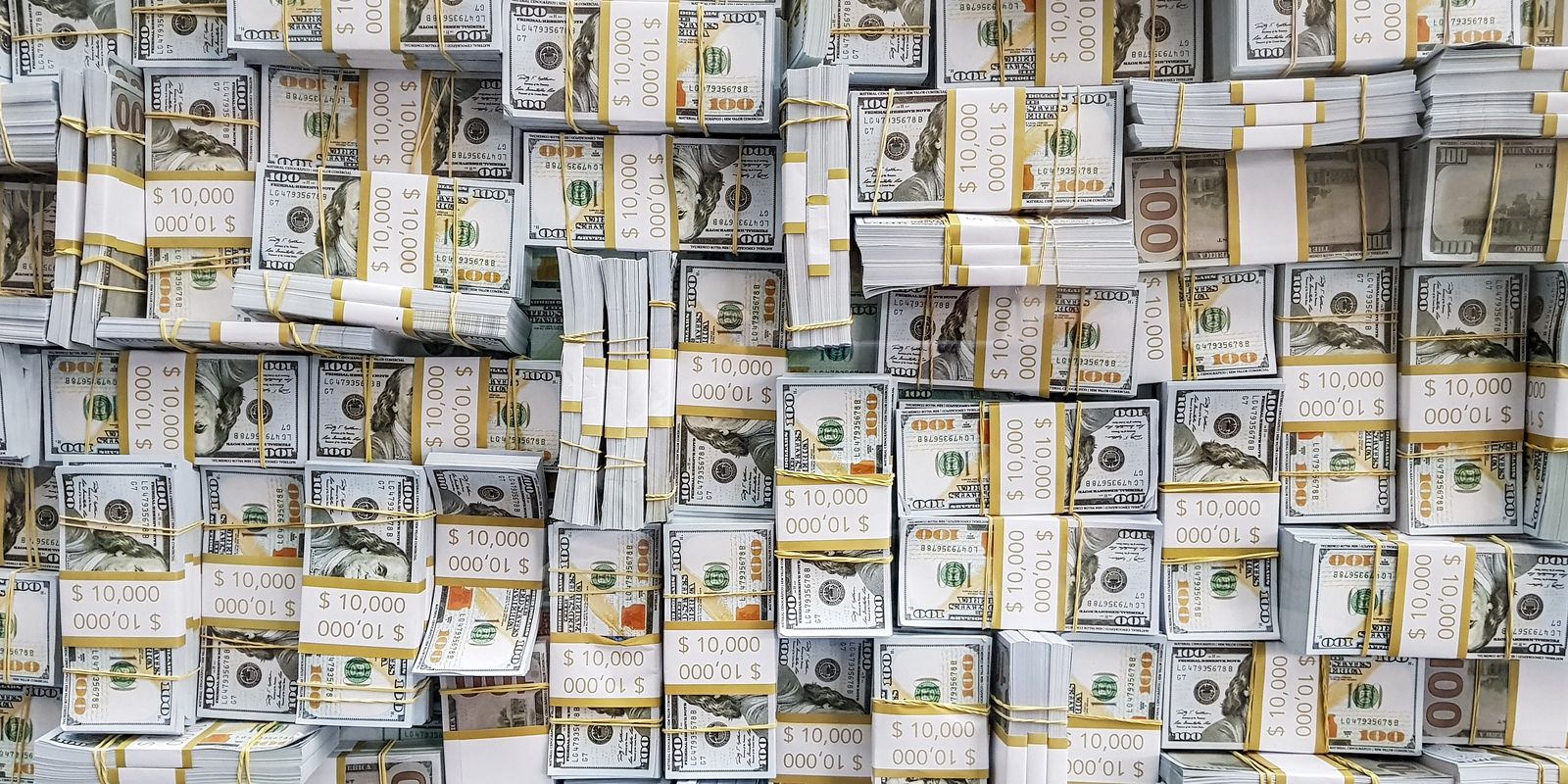 Dólar recua a R$ 5,14; bolsa reage e fecha em alta