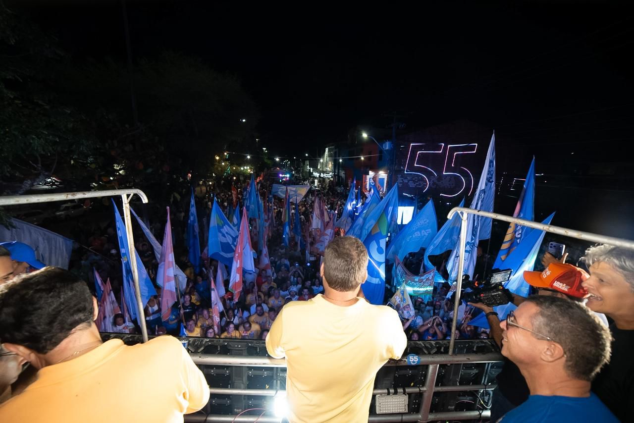 Governador Fábio Mitidieri em ponto de apoio no Marcos Freire II, em Nossa Senhora do Socorro