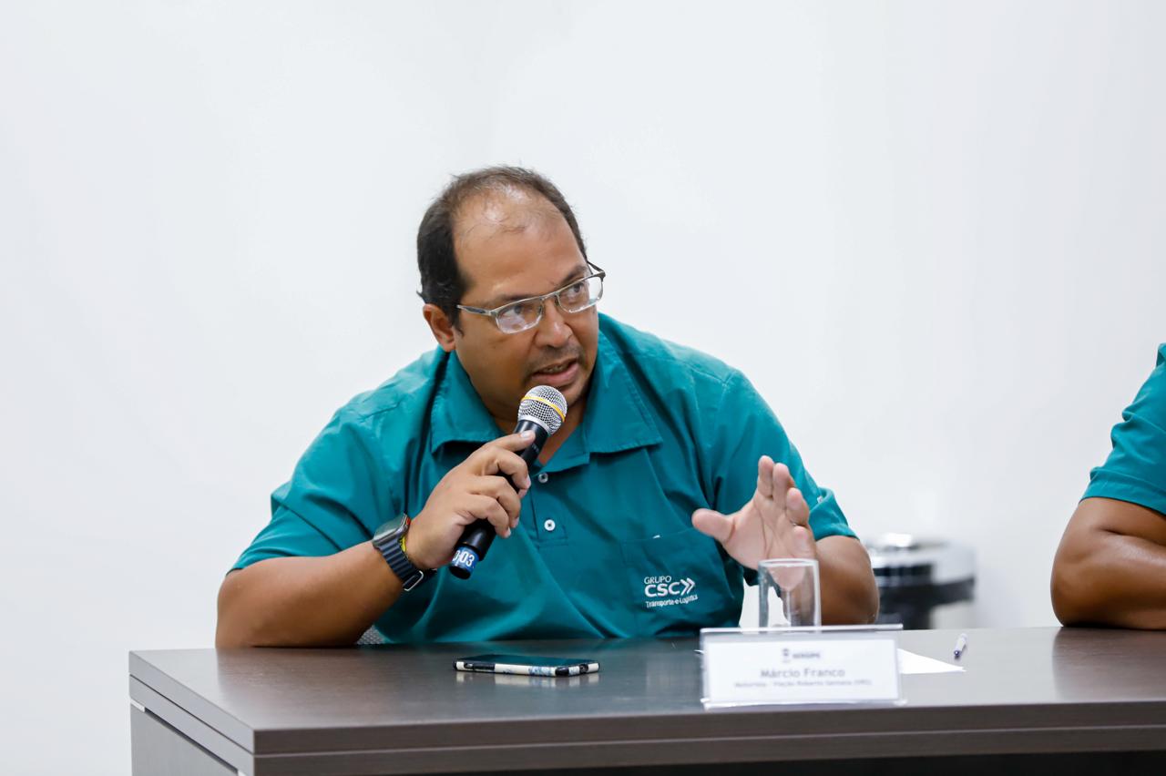 Governador Fábio Mitidieri em reunião com trabalhadores da VRS Transportes