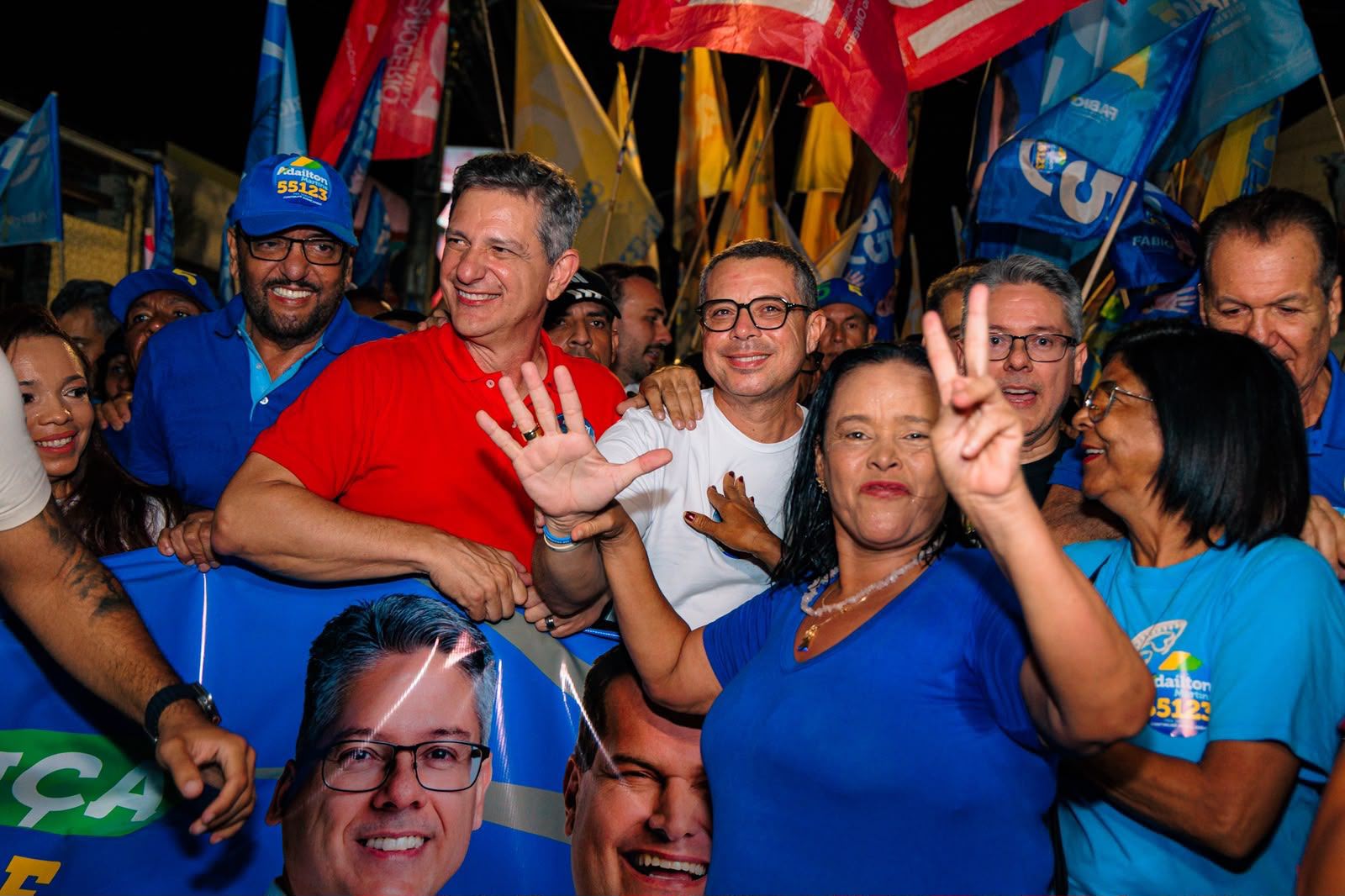 Fábio Mitidieri participa de grande ato na Barra dos Coqueiros