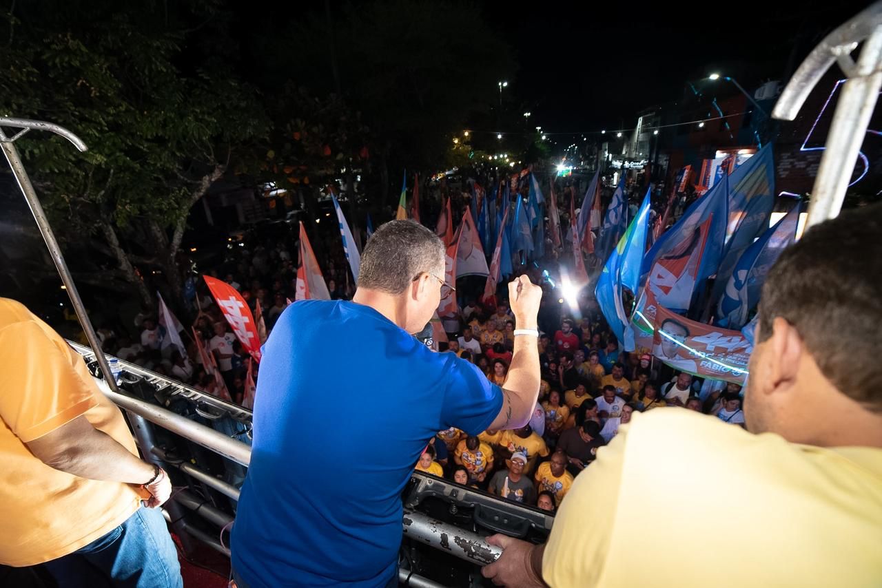 Governador Fábio Mitidieri em ponto de apoio no Marcos Freire II, em Nossa Senhora do Socorro