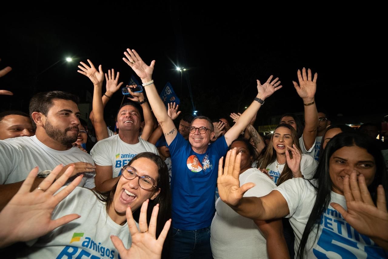 Governador Fábio Mitidieri em ponto de apoio no Marcos Freire II, em Nossa Senhora do Socorro