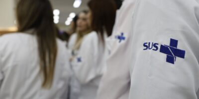Governo prorroga atuação de 676 médicos especialistas até fev/2027