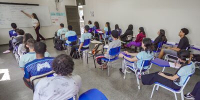 Pé-de-Meia libera 5ª parcela para alunos com 80% de frequência