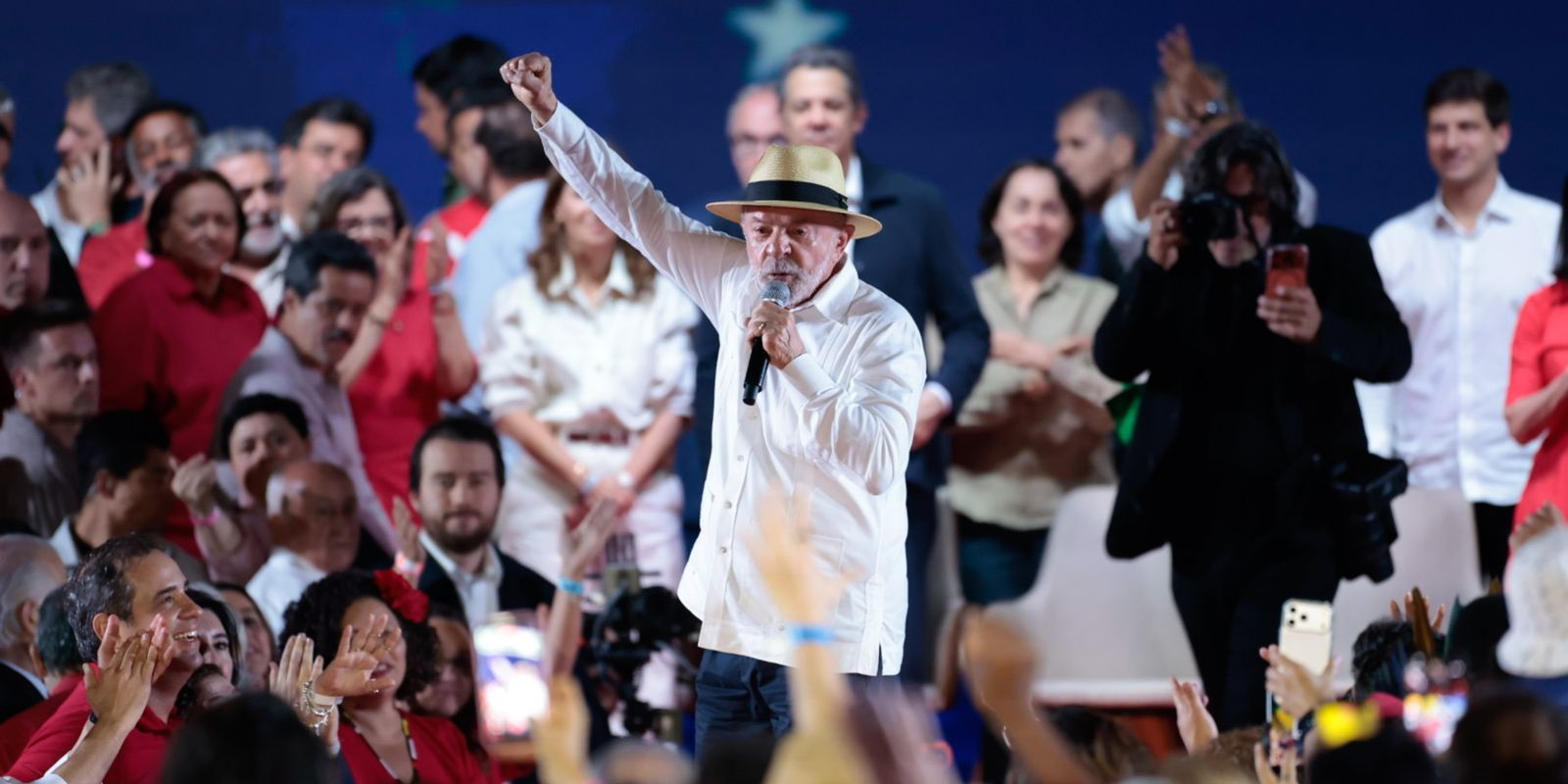 PT lança Lula com Alckmin na chapa para disputar Presidência em 2026