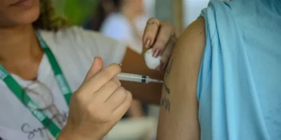 Sábado (22): postos abrem para atualizar caderneta de crianças e adolescentes