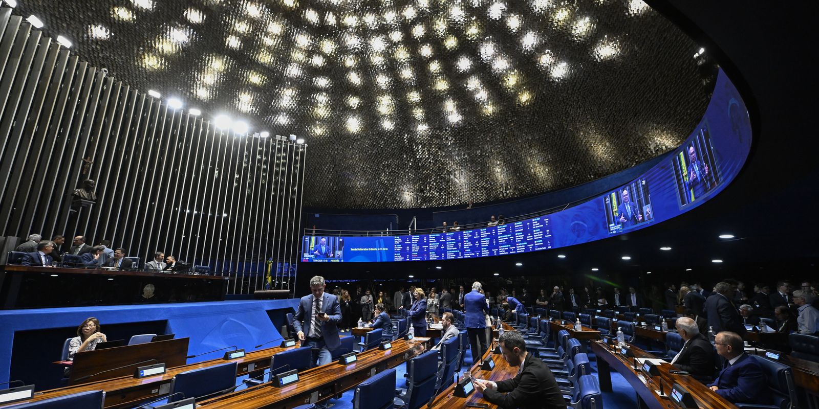 Senado autoriza US$ 1,87 bi em empréstimos para estados e municípios