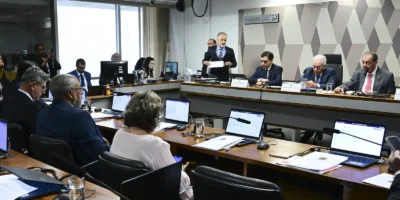 CCJ aprova PEC que acaba com 6×1 e reduz jornada para 40h