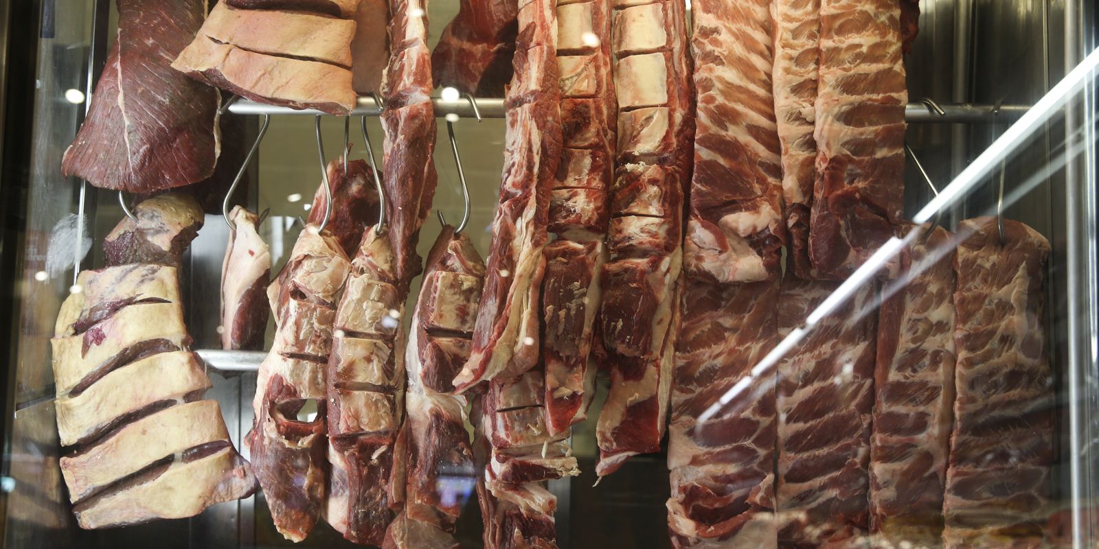China atinge cota e derruba exportação brasileira de carne em agosto