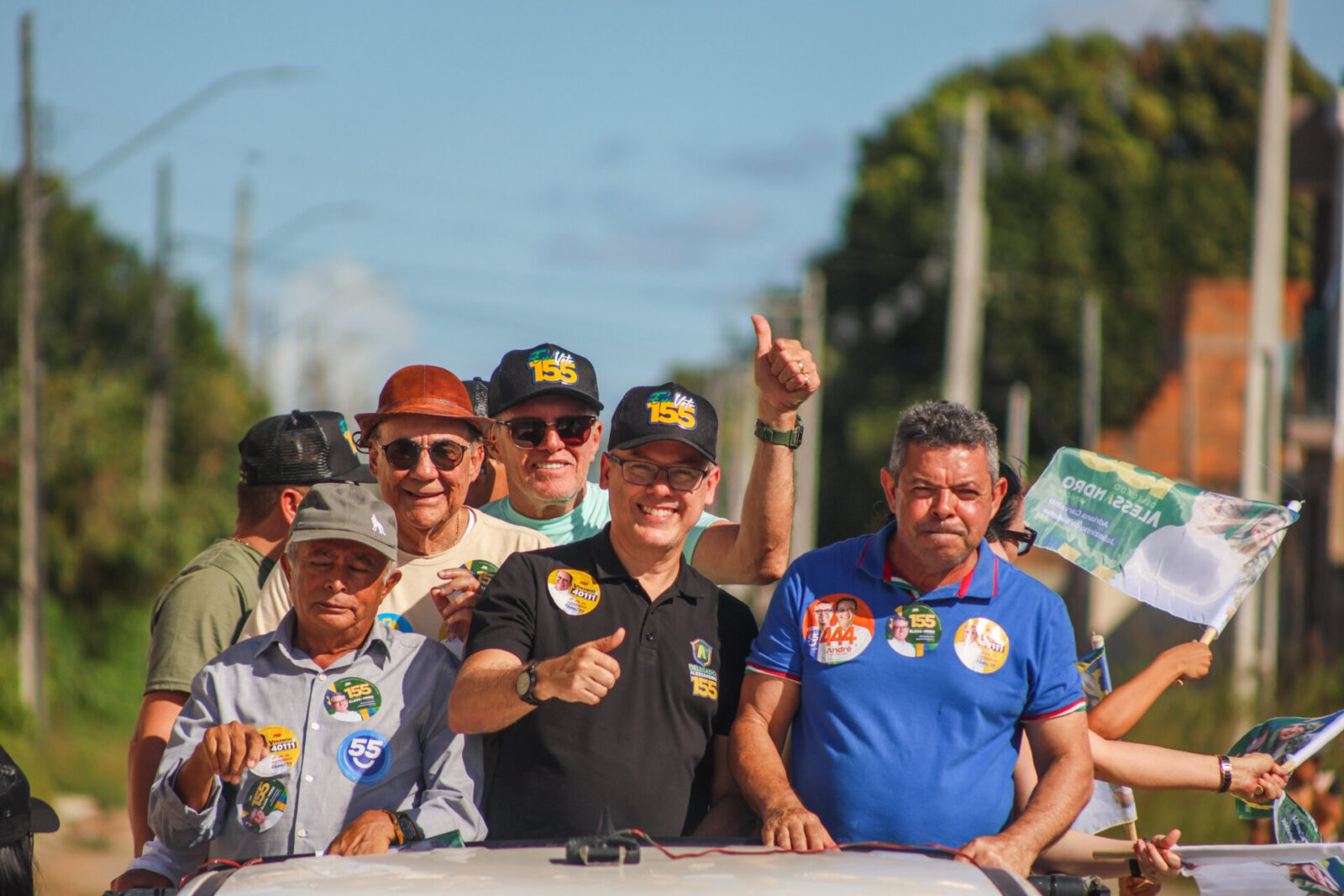Alessandro percorre o Agreste Central no último domingo de campanha
