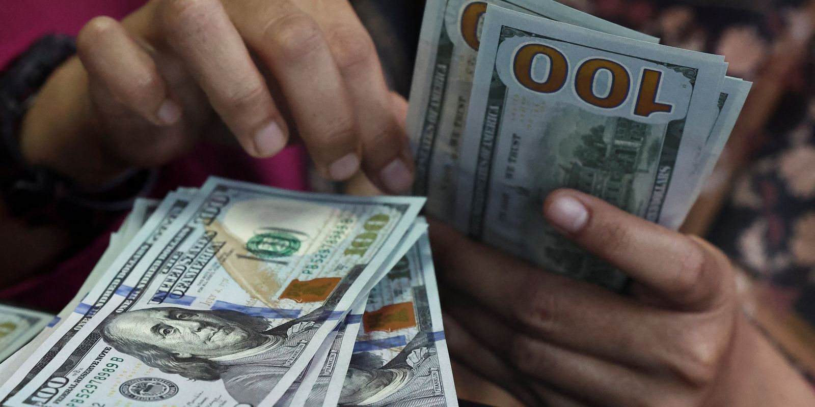 Dólar sobe a R,226; bolsa recua com alta dos rendimentos nos EUA