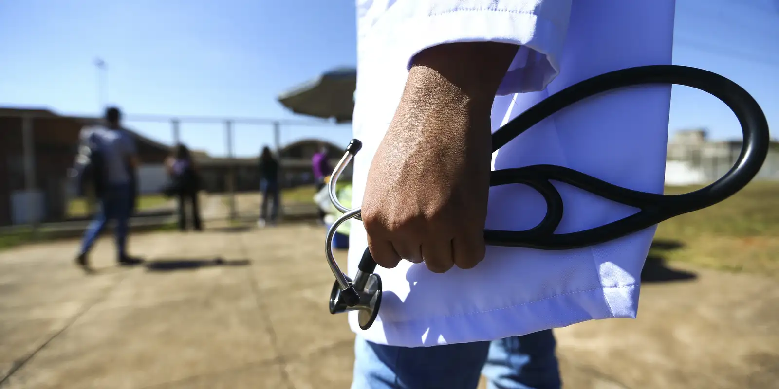 Estudantes fazem Enamed 2026 neste domingo; cartões de confirmação já disponíveis