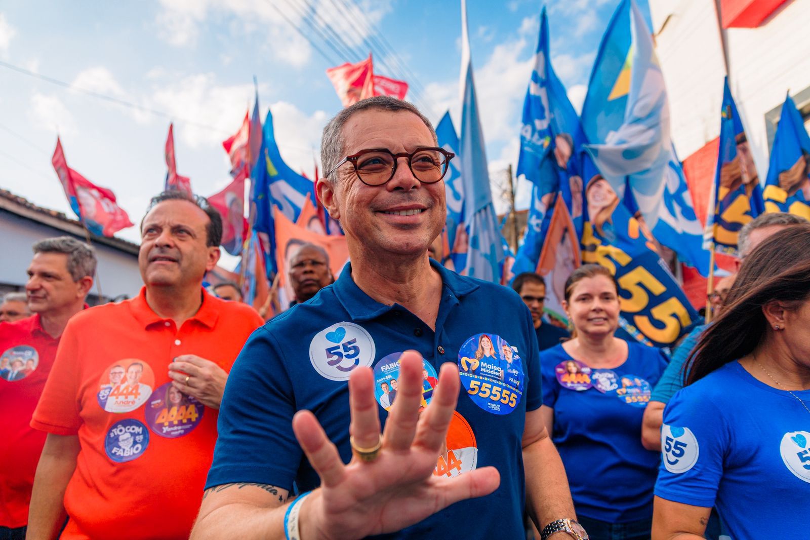 Governador Fábio Mitidieri durante carreata em Sergipe