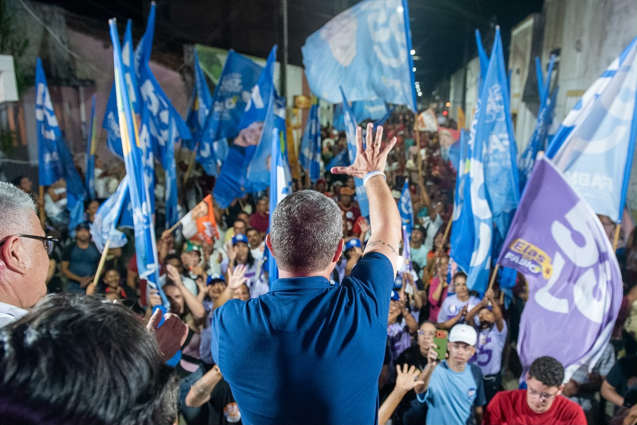 Governador Fábio Mitidieri durante caminhada no Sul de Sergipe