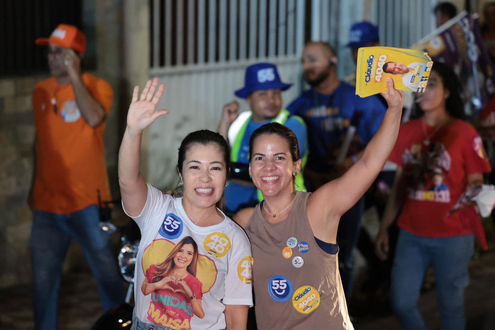 O governador Fábio Mitidieri (PSD) durante minicarreata no bairro Inácio Barbosa, em Aracaju