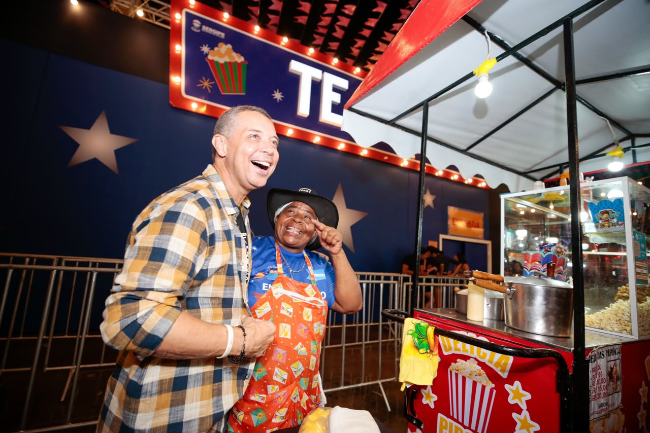 O governador Fábio Mitidieri em agenda de emprego e turismo em Sergipe