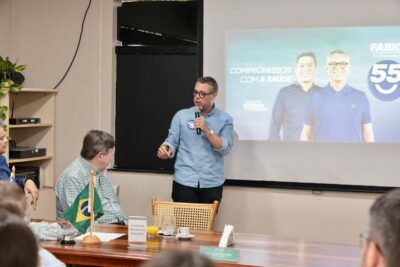 Governador de Sergipe, Fábio Mitidieri leva balanço da saúde à Somese